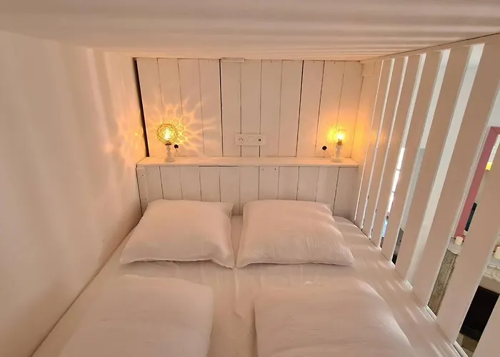 Apartman Beau A 30m De La / Beautiful 30m From The