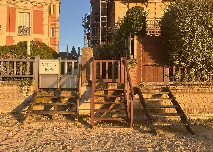 Beau A 30m De La / Beautiful 30m From The *