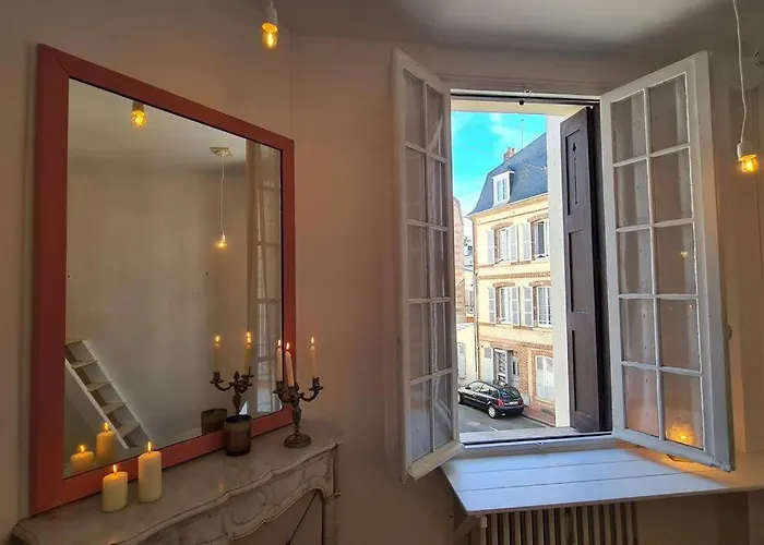 Beau A 30m De La / Beautiful 30m From The Apartman