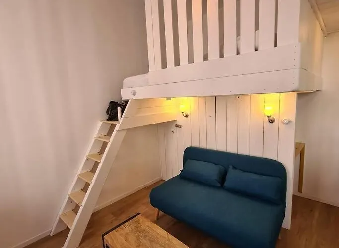 Beau A 30m De La / Beautiful 30m From The Apartman